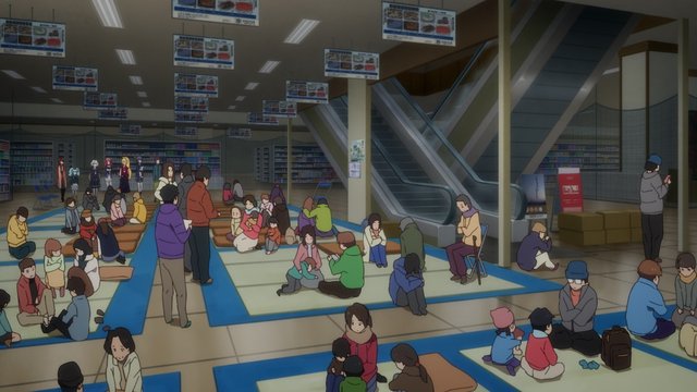 Large shopping mall front plaza